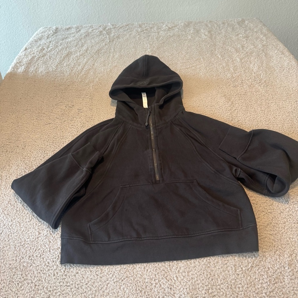 Lululemon Athletica Women's Scuba Oversized 1/2 Zip Cropped Hoodie in Black M/L